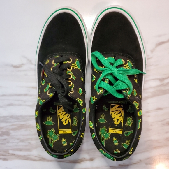 Vans Other - VANS MEN'S SHOES SIZE 8 1/2 SHAKE JUNT PRO OLD SKOOL SNEAKERS